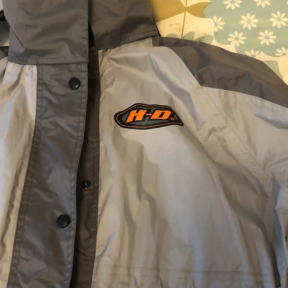 Harley-Davidson Black and Orange rain suit - Picture 2 of 7